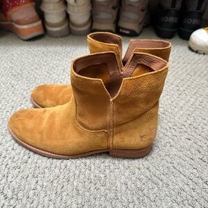 Frye ankle boots - mustard yellow, size 6.5 us